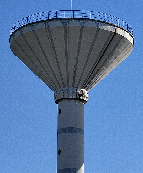 水塔拆除公司——專業(yè)安全拆除，讓風(fēng)險(xiǎn)無處遁形