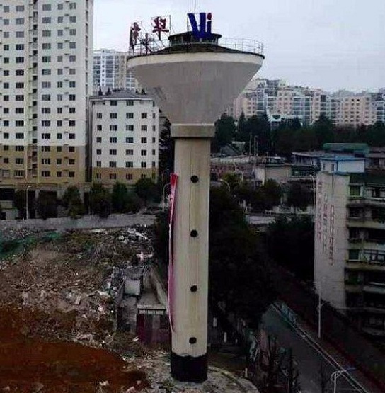 水塔拆除公司:具備豐富的實(shí)踐經(jīng)驗(yàn)和專業(yè)技能