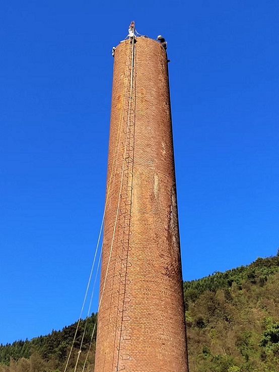 煙囪拆除公司：安全又高效，共筑美好環(huán)境