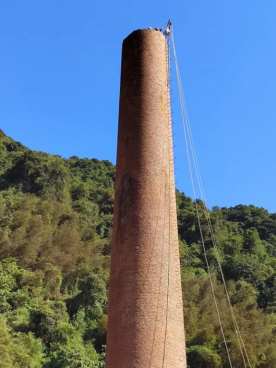 煙囪拆除公司:引領更加環(huán)保,高效的新拆除方式