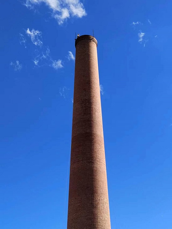 煙囪拆除公司:豐富的經(jīng)驗(yàn),期待與您雙贏合作！